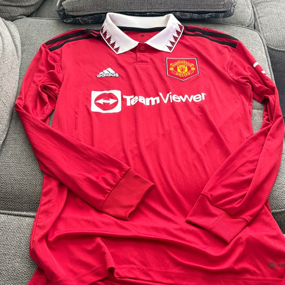 Manchester United Red 22/23 long sleeve jersey